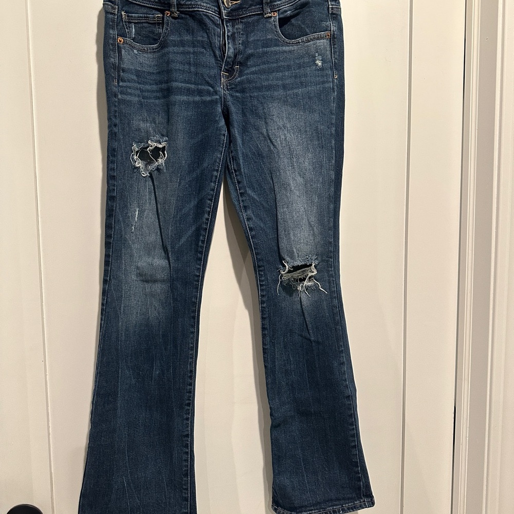 American eagle kickboot distressed size 10 stretch jeans